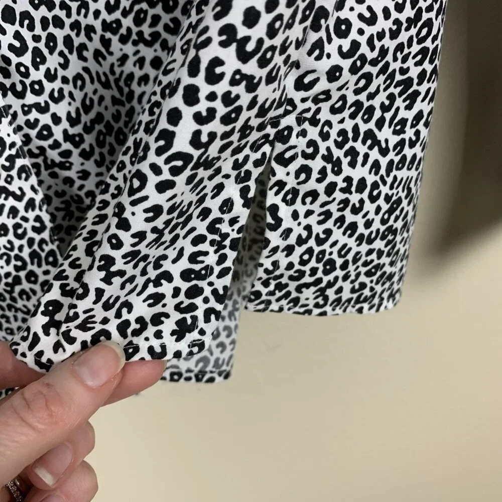 Foxcroft Womens 10 Blouse Long Sleeve Button Up Animal Print Wrinkle Free Shaped